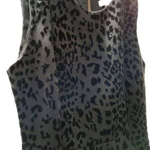 Calvin Klein size 6 92% polyester 8% spandex machine washable black leopard shel